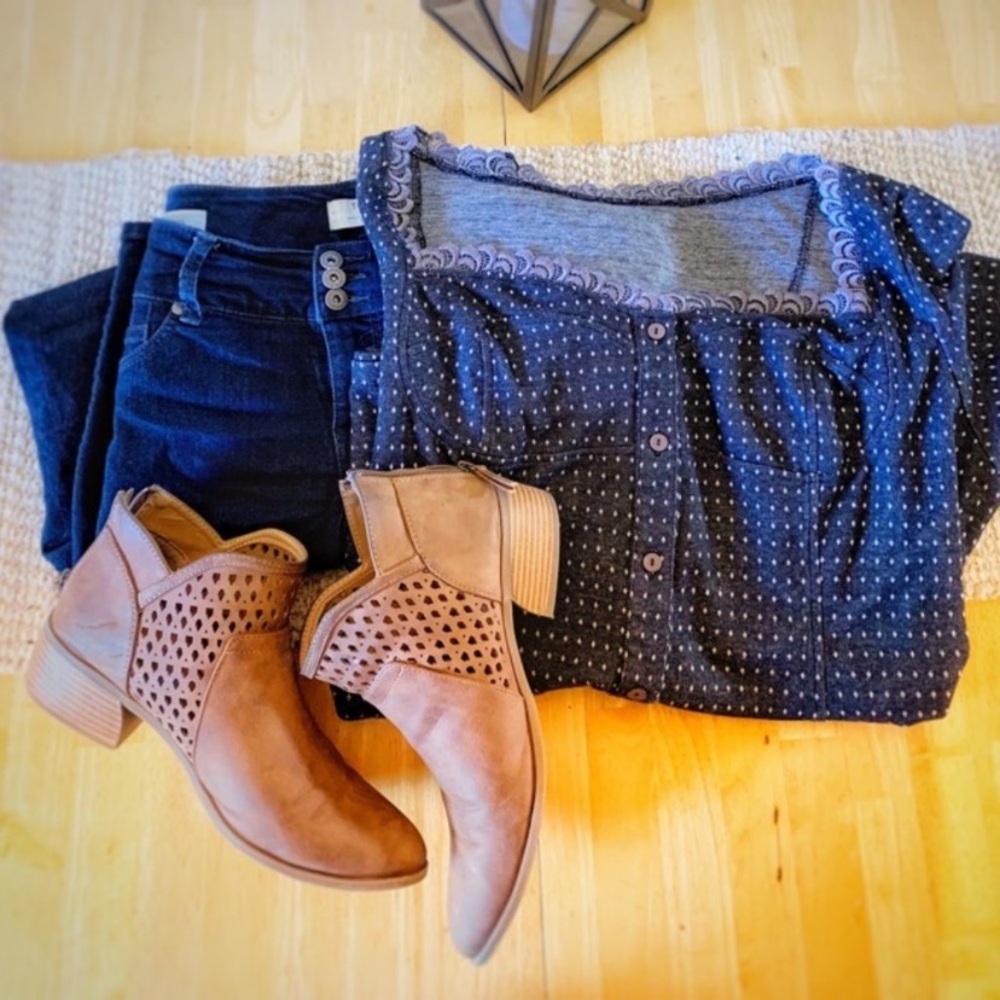 Zaftique 3X Black Polkadot Short Sleeved Blouse